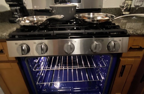 Belding Woods House | Fabulous entire 2-bedroom house with onsite washer/dryer in Richmond near Bart.