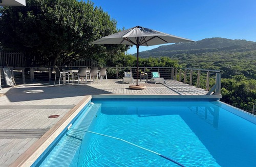 Sedgefield House | Fabulous four bedroom main house with WiFi in Sedgefield, near to the beach