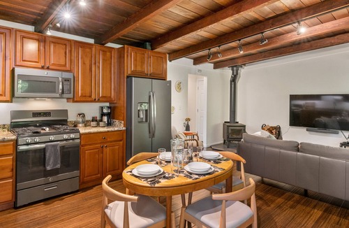 Hacienda Cabin | Faeya Grove - Charming Family Getaway! Remodeled, short drive to Russian River.