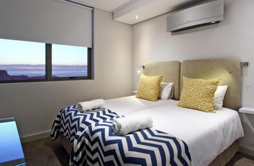 Sea Point Apartment | Fairmont 1001
