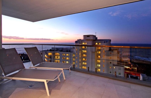 Sea Point Apartment | Fairmont 1001