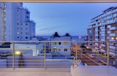 Sea Point Apartment | Fairmont 204