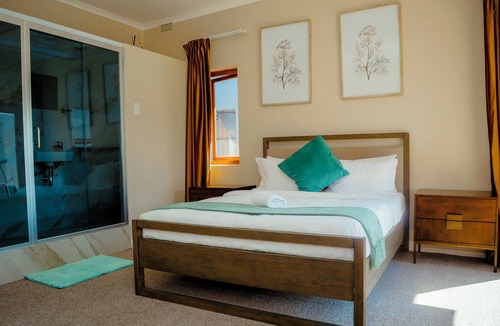 Parow House | Fairstay Lodge