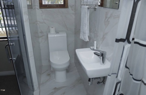 Parow House | Fairstay Lodge