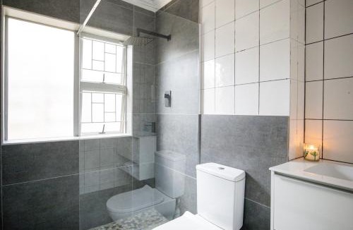 Cape Town House | Fairview Crescent 03 by CTHA