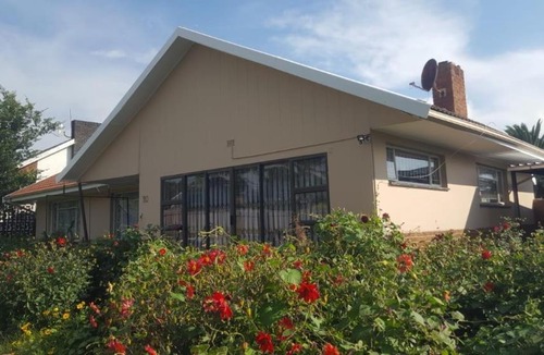 Kempton Park House | Fairview Holiday Home-OR Tambo Airport