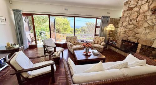 Trawal House | Family Beach Home 15-minute walk down to Camps Bay Beach-NEW LISTING!