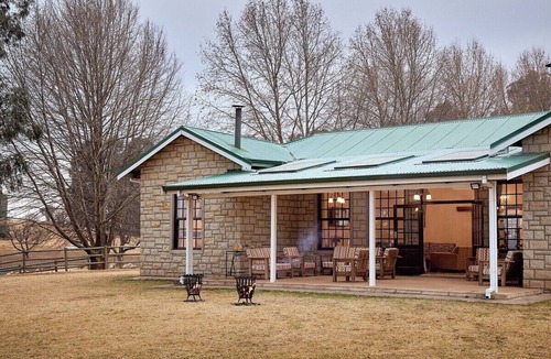 Drakensberg Gardens Cottage | Family Escape | Pet-Friendly Mountain Stay