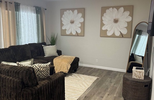 Manteca House | Family-Friendly 3BR Home {Sleeps 6+ } Manteca