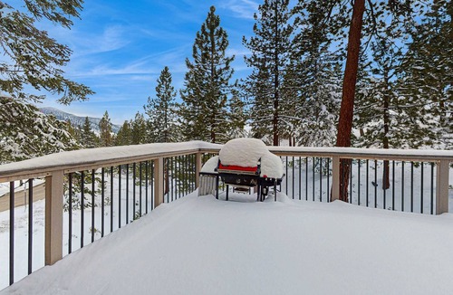 Upper Kingsbury House | Family-friendly home with mountain views, pool table, & spacious deck