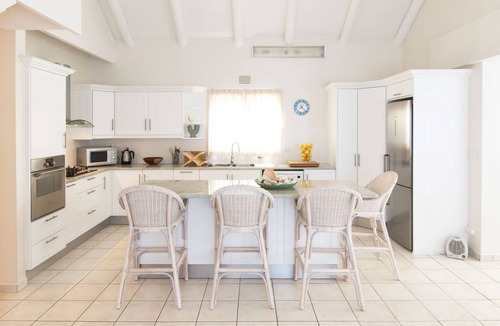 Plettenberg Bay Apartment | Family-friendly tranquil house Plettenberg Bay area. 400m from stunning beach.