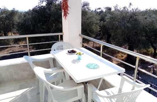 Edremit House | Family Home for 4 people, 1 Bedroom, Kitchen, Mountain View