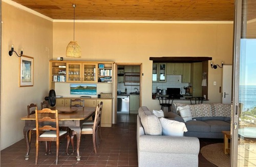 Kommetjie House | Family & pet friendly home on the beach in Kommetjie