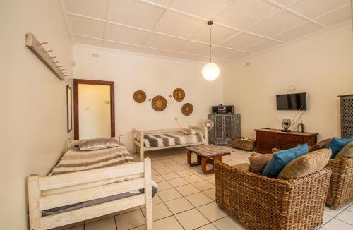 Manaba Beach House | Family Retreat Holiday Home