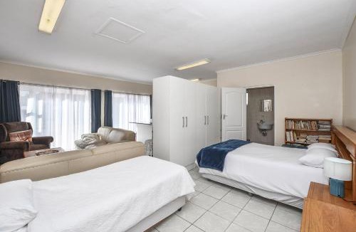 Yzerfontein Apartment | Family Tides Studio