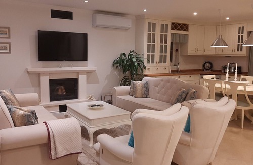 Narlidere Villa | Fantastic holiday house. Toscana feeling by foça
