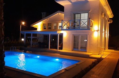 Narlidere Villa | Fantastic holiday house. Toscana feeling by foça