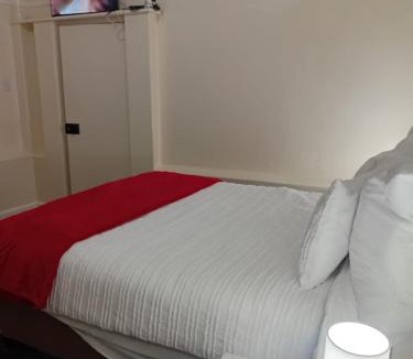 Oudtshoorn House | Faranie Guesthouse