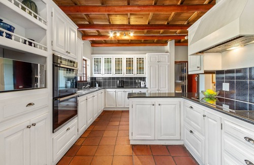 Helderberg Rural House | Farmhouse - Eight Bedroom House, Sleeps 14