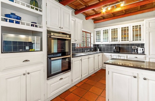 Helderberg Rural House | Farmhouse - Eight Bedroom House, Sleeps 14