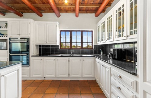 Helderberg Rural House | Farmhouse - Eight Bedroom House, Sleeps 14