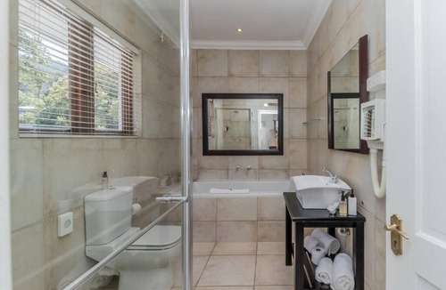 Newlands House | Fernwood Manor