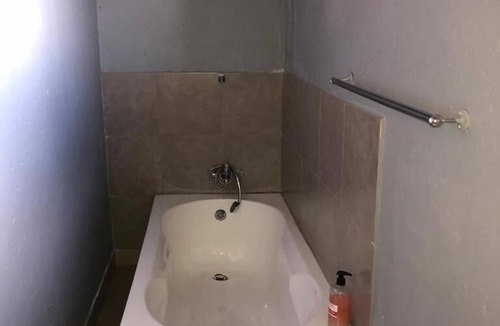 Katlehong House | FGM Guesthouse