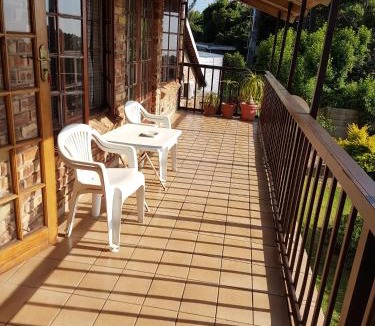 Blythedale Bed & Breakfast | Fig Tree Manor Self Catering