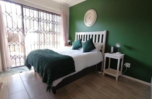 Fichardt Park Apartment | Finch & Fern Guesthouse