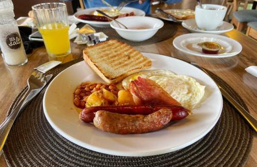 Beestekraal Cabin | Finfoot Lake Reserve by Dream Resorts