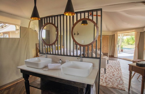 Beestekraal Cabin | Finfoot Lake Reserve by Dream Resorts