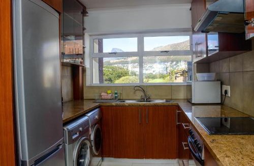 Mouille Point Apartment | First floor apartment with beautiful sea view