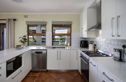 Fisherhaven Apartment | Fisherhaven - Four Bedroom Apartment, Sleeps 8