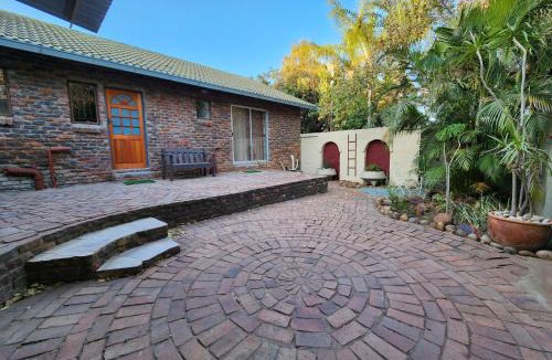 Bela-Bela House | Flamboyant Guesthouse