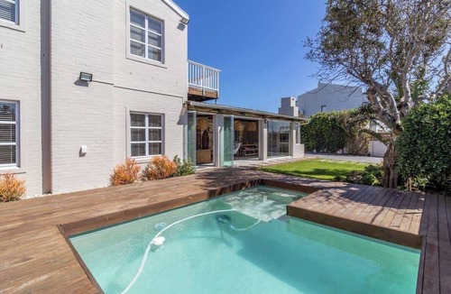 Milnerton House | Flamingo Villa @ Beach/Pool/Luxury/Solar Back Up