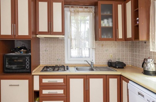 Geris Apartment | Flat w Garden and Terrace, 5 min to beach