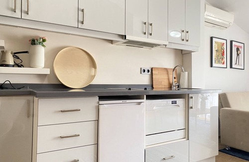 Harbiye Apartment | Flat w Terrace 10 min to City's Mall and Taksim