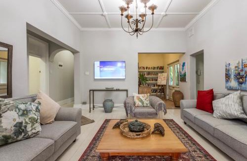Windermere House | Florida Palms Guesthouse