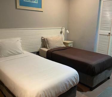 Bluff House | FlowithLin Guesthouse