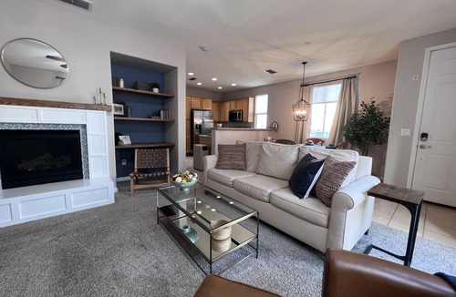 Folsom Condo | Folsom Escape is your personal getaway and retreat close to Folsom Lake.