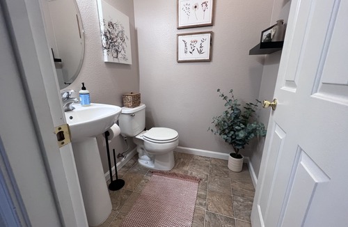 Folsom Condo | Folsom Escape is your personal getaway and retreat close to Folsom Lake.
