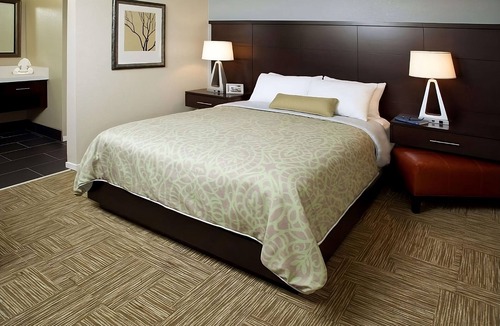 Sunnyvale Resort | For the Whole Family! TWO Comfortable 1BR Suite, Onsite Pool, Pets are Welcome!