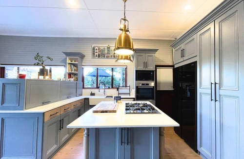 Keurboomstrand Villa | Forest Escape w/Pool, Jacuzzi & Pizza Oven