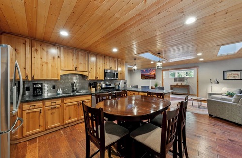 Tahoe Paradise House | Forested Family Getaway: Hot Tub, BBQ, Ping Pong
