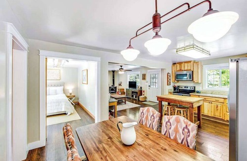 Forestville House | Forestville 1BR cottage near the Russian River — dogs welcome, AC