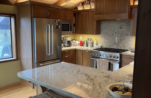 Napa County House | Formerly the Old Toll Road Inn - 4 Beds/4.5 Baths