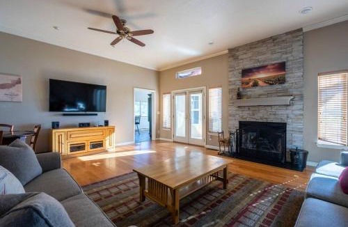 Shenandoah Valley House | Fraser Family Vineyard Estate Pet-Friendly Home
