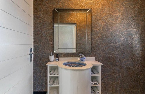 Newlands House | Freehold, modern executive home close to Cavendish Square