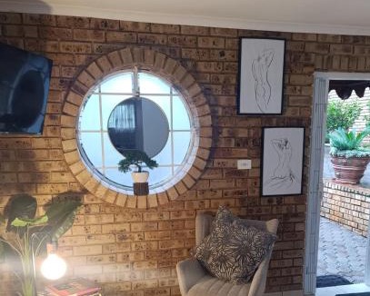 Greater Johannesburg Metropolitan Area Apartment | Freyja's Place - Private cottage sleeps 2 perfect for work or play