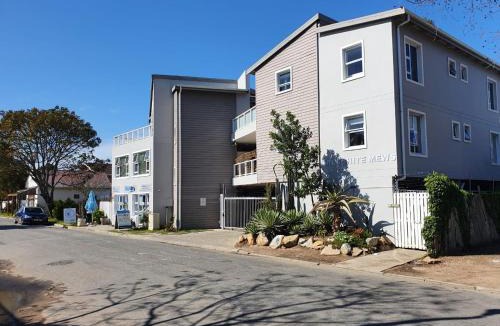 Knysna Central Apartment | Friendz Self Catering Guesthouse